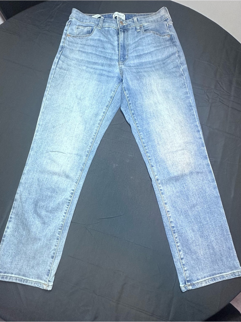 Universal Thread Men’s Light Blue Straight Jeans